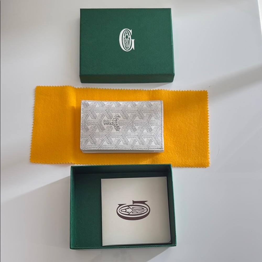 Goyard Silver Key Card Holder Elegant Accessory